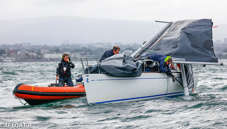 Beneteau 211 is Dismasted in Windy First Race